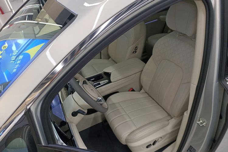 Used VOYAH Dream 2024 PHEV Extended-Range Premium Edition Left Front Seat