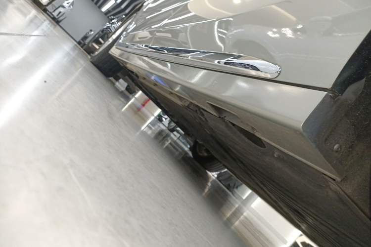 Used VOYAH Dream 2024 PHEV Extended-Range Premium Edition Left Side Sill