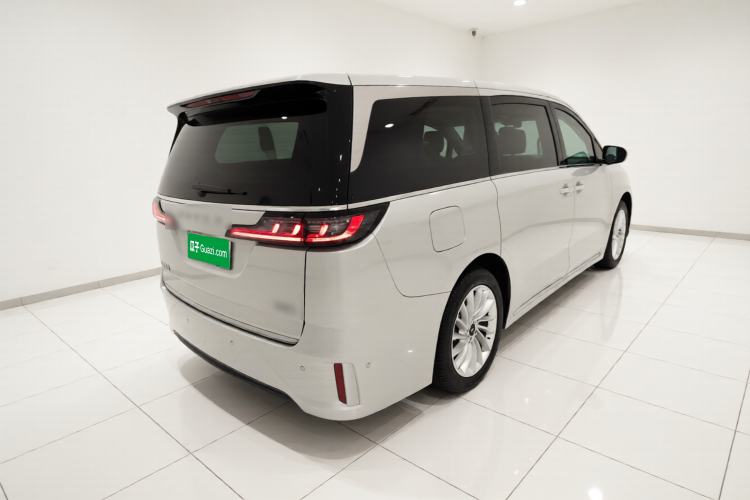 Used VOYAH Dream 2024 PHEV Extended-Range Premium Edition Rear Right 45 Deg