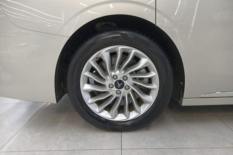 Used VOYAH Dream 2024 PHEV Extended-Range Premium Edition Right Rear Wheel Hub