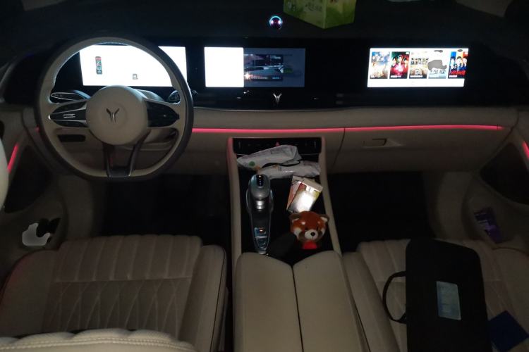Used VOYAH Dream 2024 PHEV Ultra-Long Range Flagship Edition Center Console