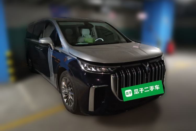 Used VOYAH Dream 2024 PHEV Ultra-Long Range Flagship Edition Front Right 45 Deg