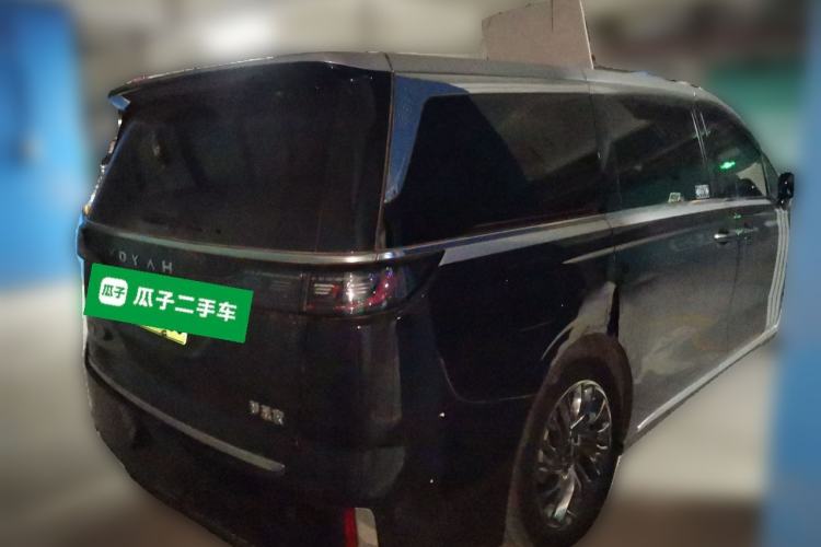 Used VOYAH Dream 2024 PHEV Ultra-Long Range Flagship Edition Rear Right 45 Deg