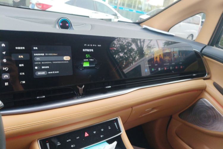 Used VOYAH Dream 2024 PHEV Extended-Range Premium Edition Audio And AC Panel