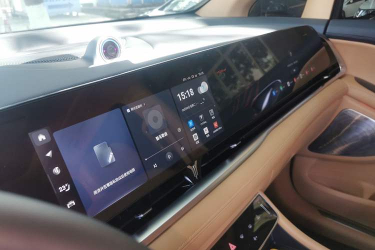 Used VOYAH Dream 2024 PHEV Extended-Range Premium Edition Audio And AC Panel