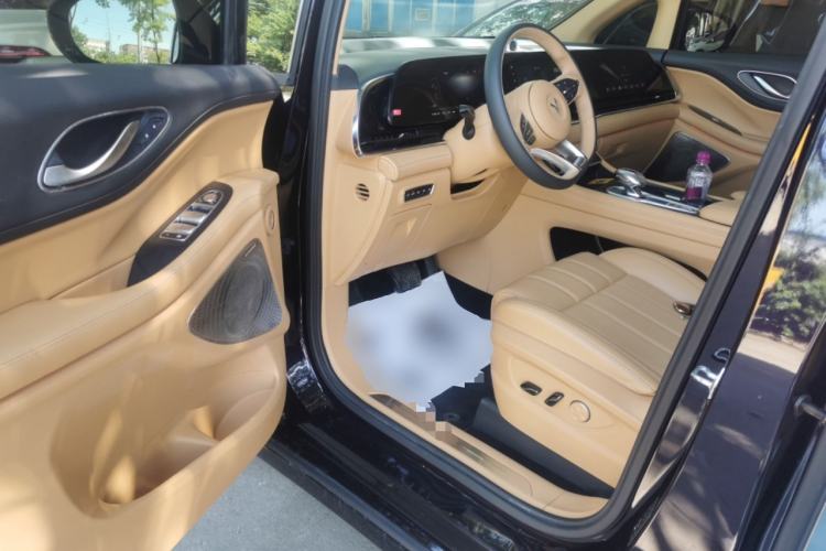 Used VOYAH Dream 2024 PHEV Extended-Range Premium Edition Driver Seat