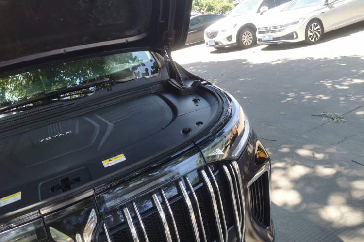 Used VOYAH Dream 2024 PHEV Extended-Range Premium Edition Engine Bay Left
