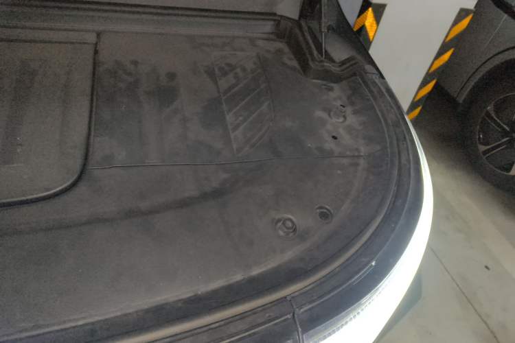 Used VOYAH Dream 2024 EV Long-Range Premium Edition Engine Bay Left