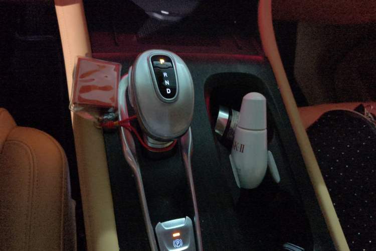 Used VOYAH Dream 2024 EV Long-Range Premium Edition Gear Lever