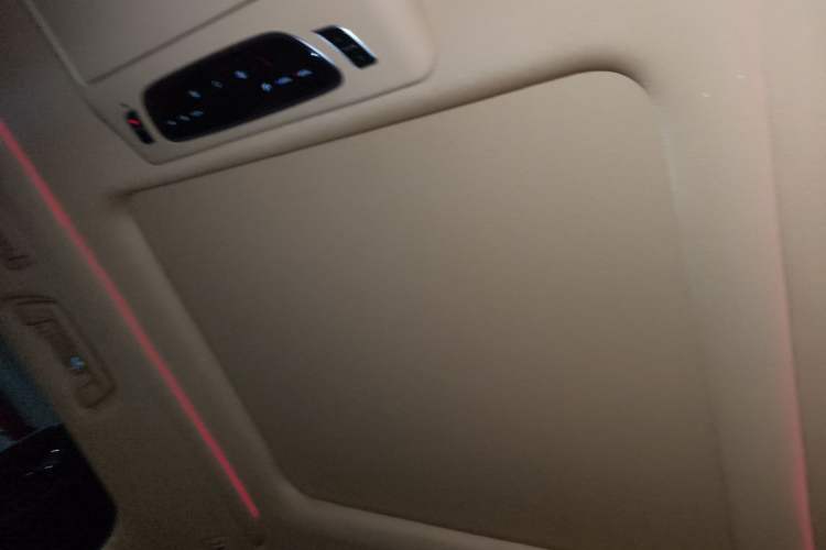 Used VOYAH Dream 2024 EV Long-Range Premium Edition Headliner