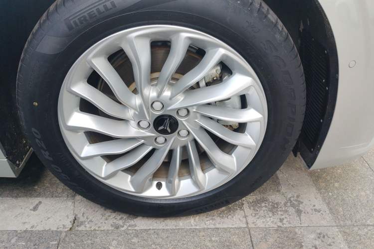 Used VOYAH Dream 2024 PHEV Extended-Range Premium Edition Right Front Wheel Hub