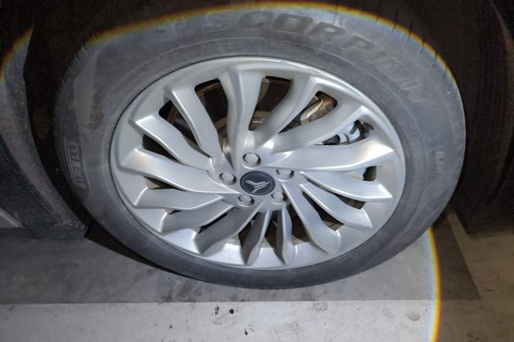 Used VOYAH Dream 2024 EV Long-Range Premium Edition Right Front Wheel Hub