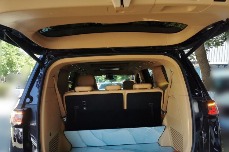 Used VOYAH Dream 2024 PHEV Extended-Range Premium Edition Trunk