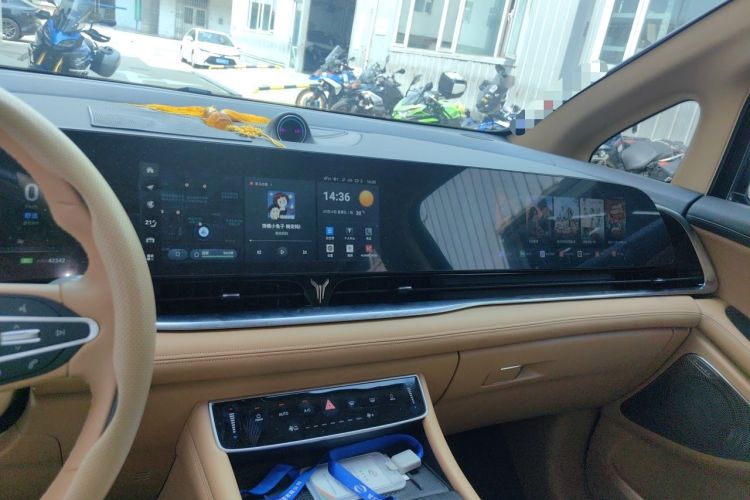 Used VOYAH Dream 2024 PHEV Extended-Range Premium Edition Audio And AC Panel