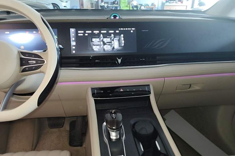Used VOYAH Dream 2024 PHEV Ultra-Long Range Flagship Edition Audio And AC Panel