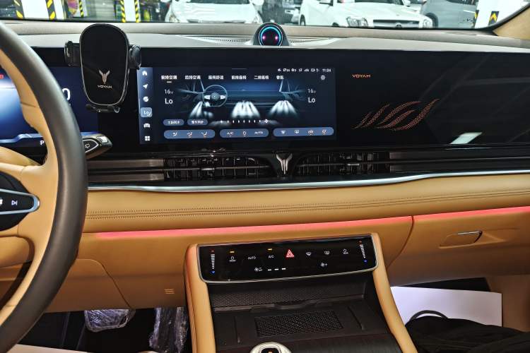 Used VOYAH Dream 2024 PHEV Ultra-Long Range Flagship Edition Audio And AC Panel