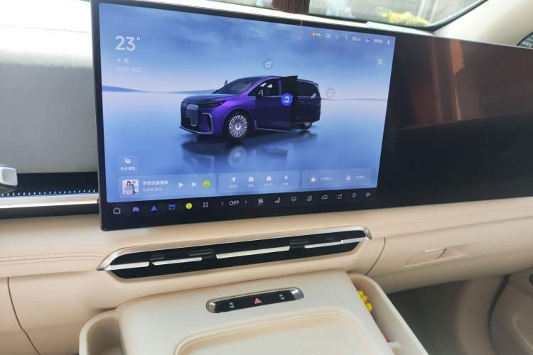Used VOYAH Dream 2024 PHEV Extended-Range Premium Edition Audio And AC Panel