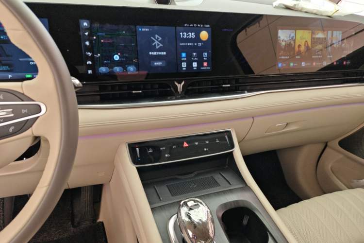 Used VOYAH Dream 2024 PHEV Ultra-Long Range Flagship Edition Audio And AC Panel