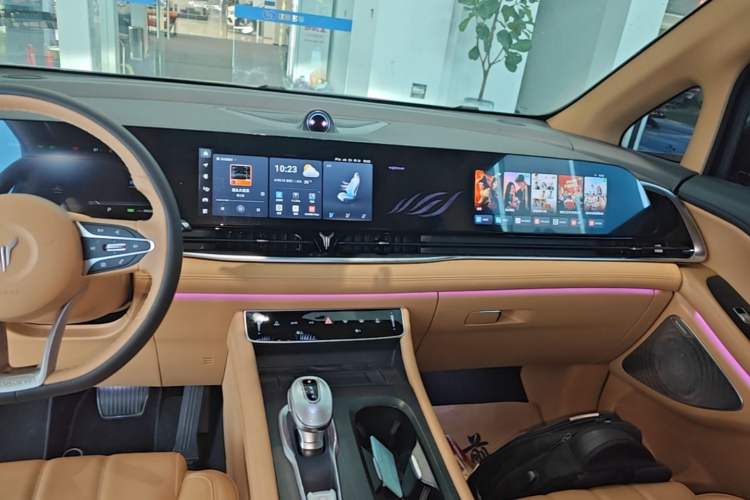 Used VOYAH Dream 2024 PHEV Extended-Range Premium Edition Audio And AC Panel