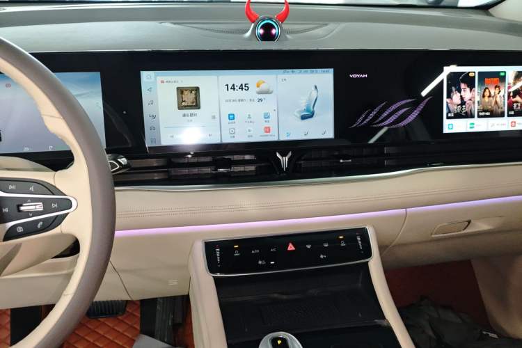 Used VOYAH Dream 2024 PHEV Extended-Range Premium Edition Audio And AC Panel