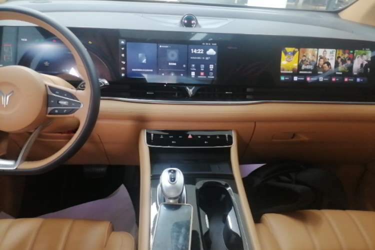 Used VOYAH Dream 2024 PHEV Extended-Range Premium Edition Audio And AC Panel