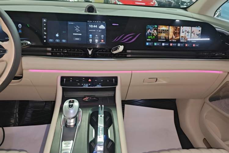 Used VOYAH Dream 2024 PHEV Ultra-Long Range Flagship Edition Audio And AC Panel
