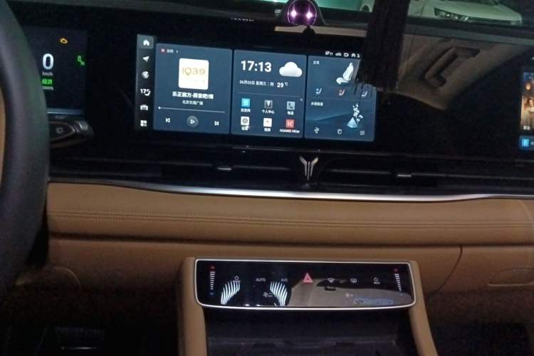 Used VOYAH Dream 2024 PHEV Ultra-Long Range Flagship Edition Audio And AC Panel