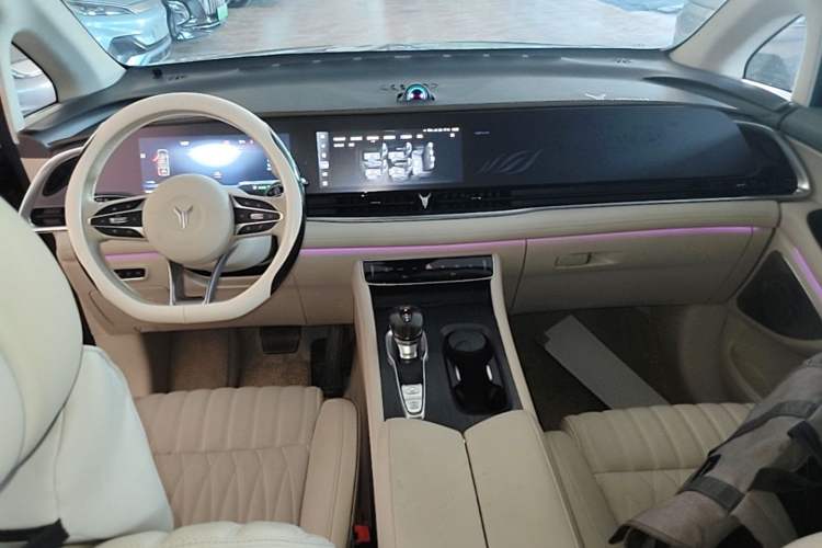 Used VOYAH Dream 2024 PHEV Ultra-Long Range Flagship Edition Center Console