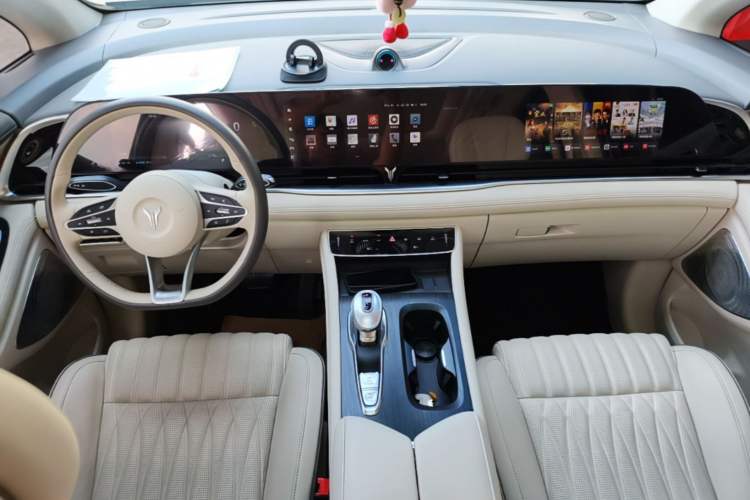 Used VOYAH Dream 2024 PHEV Ultra-Long Range Flagship Edition Center Console