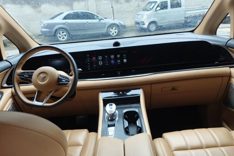 Used VOYAH Dream 2024 PHEV Extended-Range Premium Edition Center Console