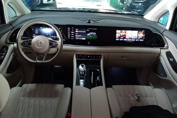 Used VOYAH Dream 2024 PHEV Ultra-Long Range Flagship Edition Center Console