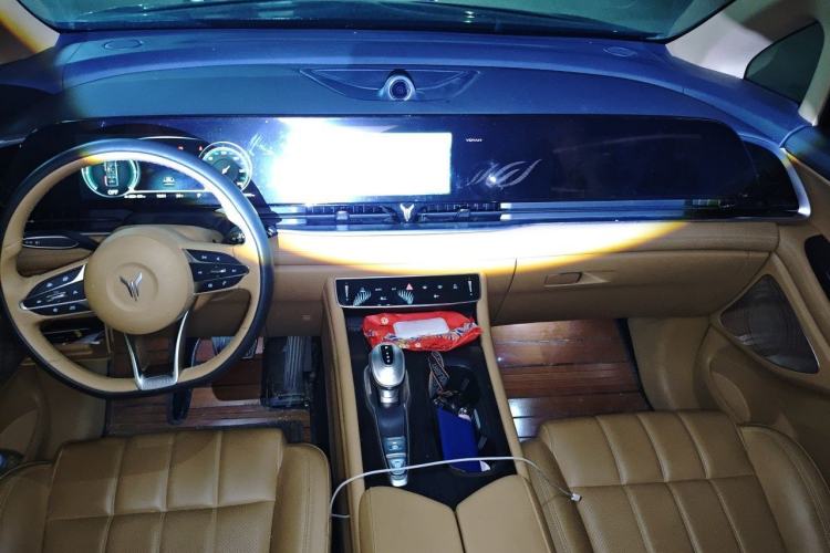 Used VOYAH Dream 2024 EV Long-Range Premium Edition Center Console