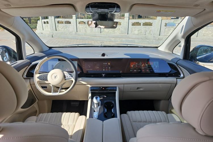 Used VOYAH Dream 2024 PHEV Ultra-Long Range Flagship Edition Center Console