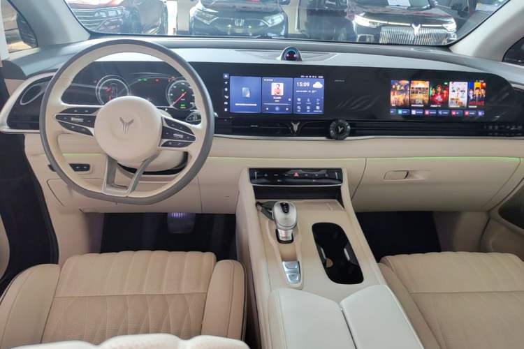 Used VOYAH Dream 2024 PHEV Ultra-Long Range Flagship Edition Center Console