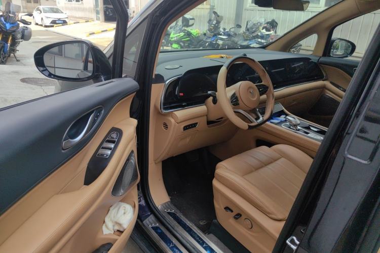 Used VOYAH Dream 2024 PHEV Extended-Range Premium Edition Driver Seat