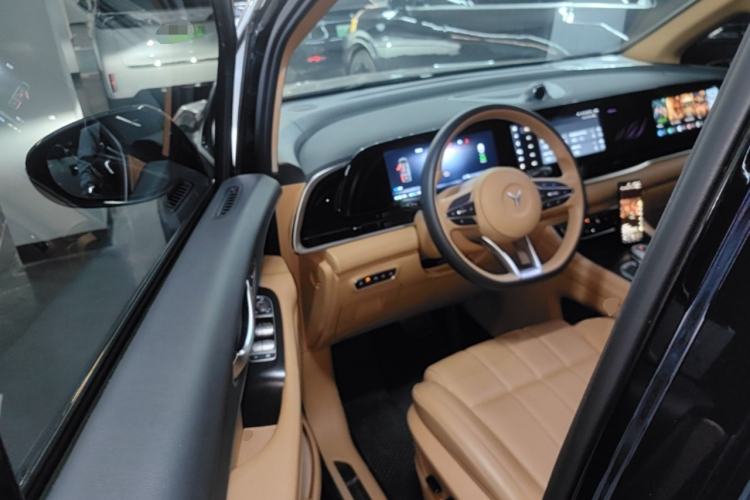Used VOYAH Dream 2024 PHEV Extended-Range Premium Edition Driver Seat