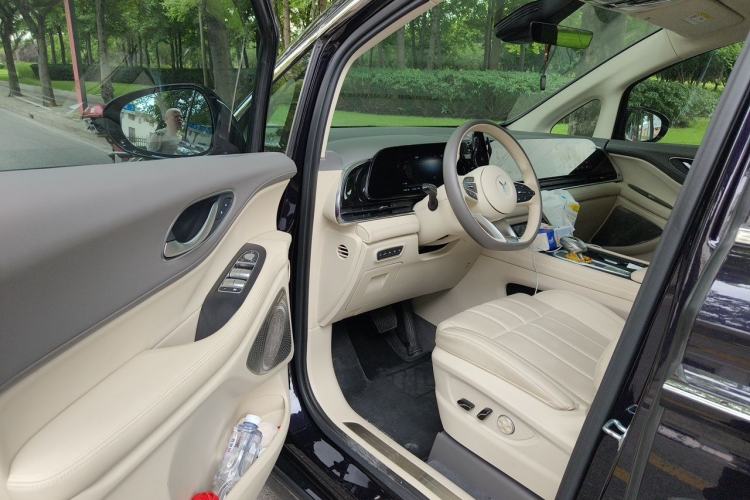 Used VOYAH Dream 2024 PHEV Extended-Range Premium Edition Driver Seat