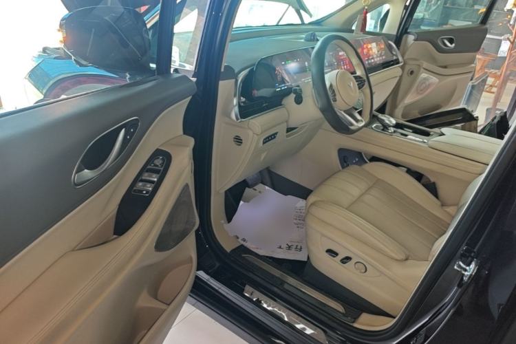 Used VOYAH Dream 2024 PHEV Extended-Range Premium Edition Driver Seat