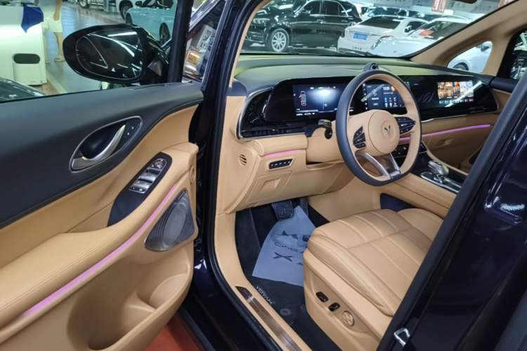 Used VOYAH Dream 2024 PHEV Extended-Range Premium Edition Driver Seat