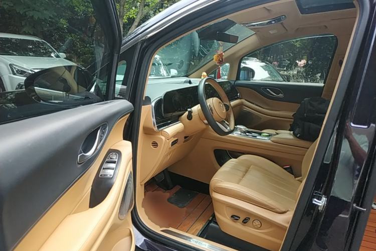 Used VOYAH Dream 2024 PHEV Extended-Range Premium Edition Driver Seat