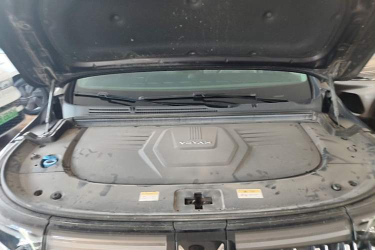 Used VOYAH Dream 2024 PHEV Ultra-Long Range Flagship Edition Engine Bay