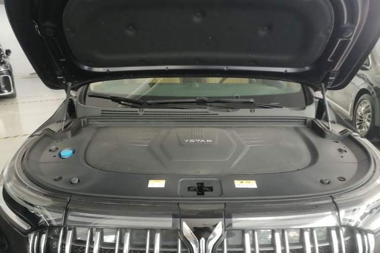 Used VOYAH Dream 2024 PHEV Ultra-Long Range Flagship Edition Engine Bay