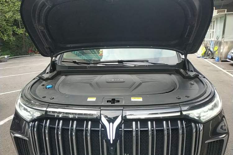 Used VOYAH Dream 2024 PHEV Extended-Range Premium Edition Engine Bay