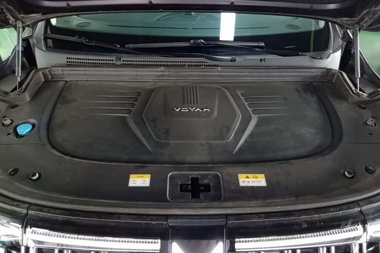 Used VOYAH Dream 2024 PHEV Ultra-Long Range Flagship Edition Engine Bay