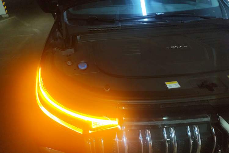 Used VOYAH Dream 2024 PHEV Extended-Range Premium Edition Engine Bay Right