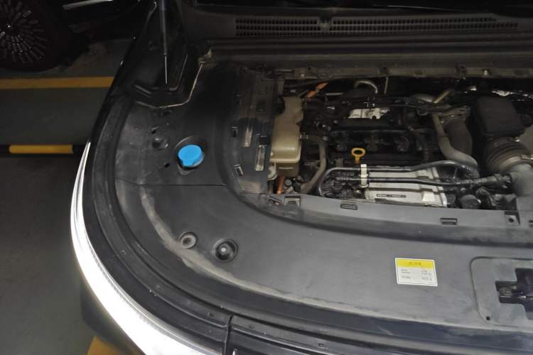 Used VOYAH Dream 2024 PHEV Extended-Range Premium Edition Engine Bay Right