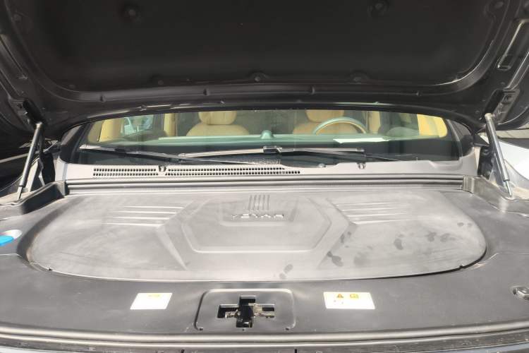 Used VOYAH Dream 2024 PHEV Extended-Range Premium Edition Engine Bay