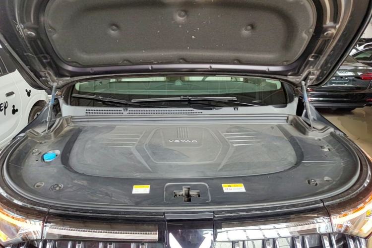 Used VOYAH Dream 2024 PHEV Ultra-Long Range Flagship Edition Engine Bay