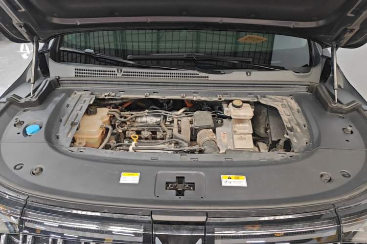Used VOYAH Dream 2024 PHEV Ultra-Long Range Flagship Edition Engine Bay