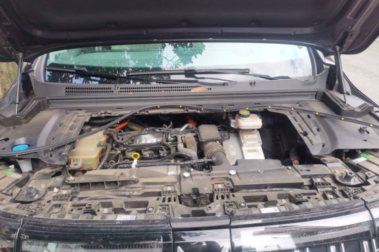 Used VOYAH Dream 2024 PHEV Ultra-Long Range Flagship Edition Engine Bay